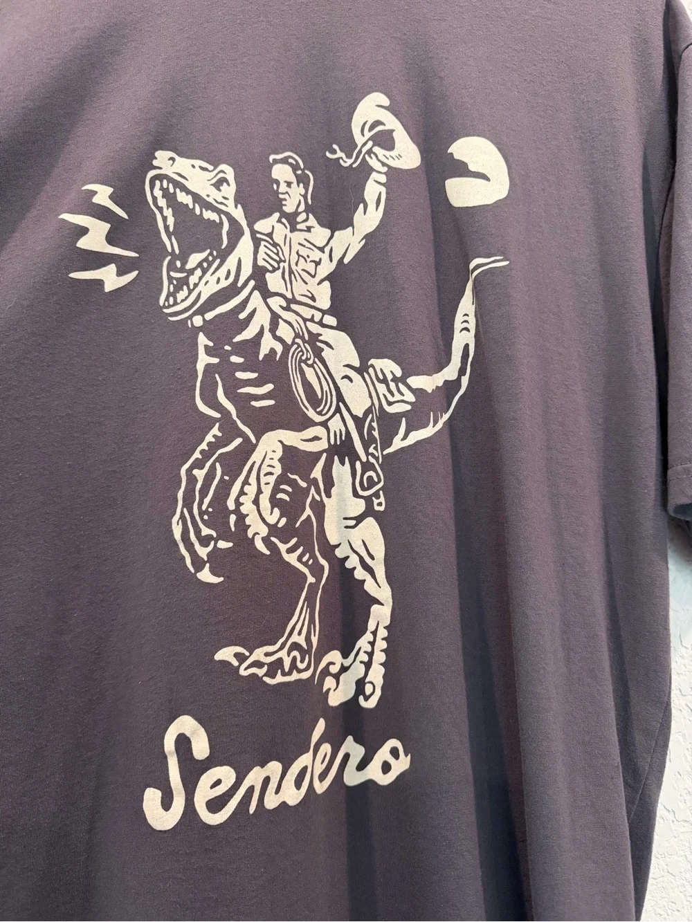 Sendero Men's Short-Sleeve Graphic Tee in Charcoal